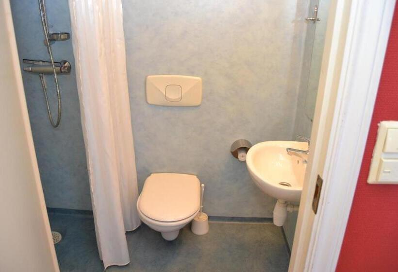 اتاق اکونومی, Skansen Hostel