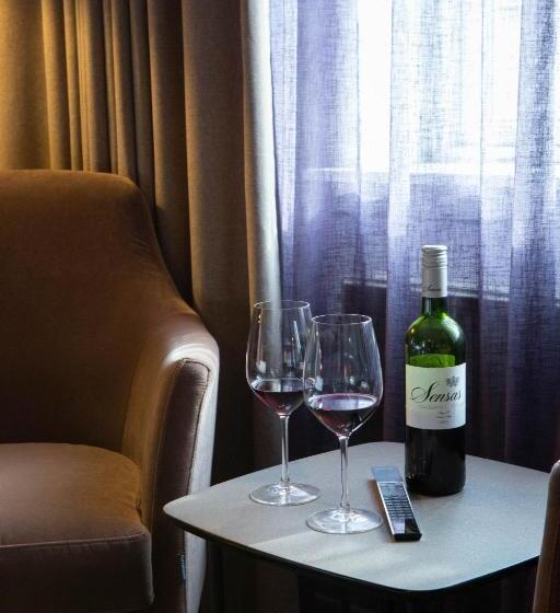 Номер Superior, Struer Grand