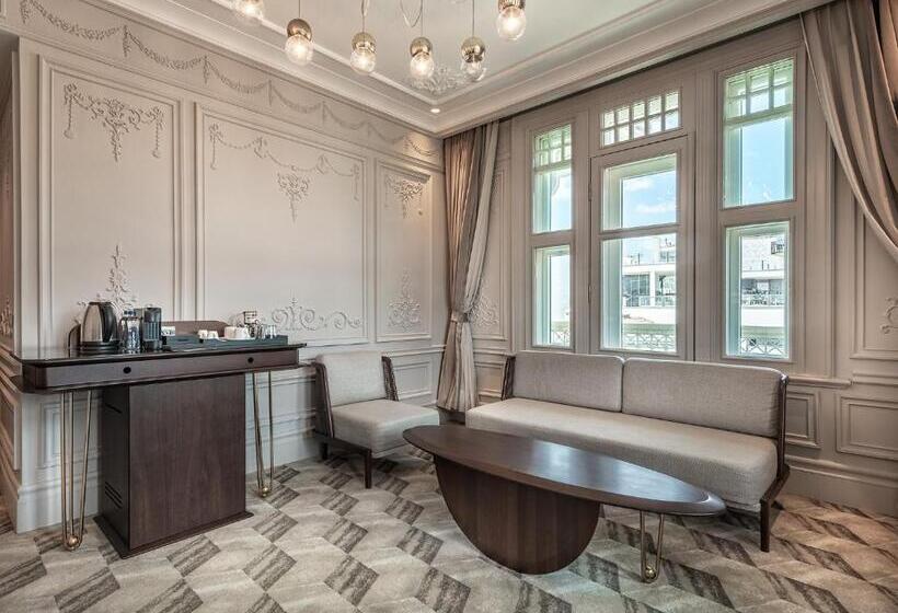Deluxe Suite with Views, The Stay Bosphorus