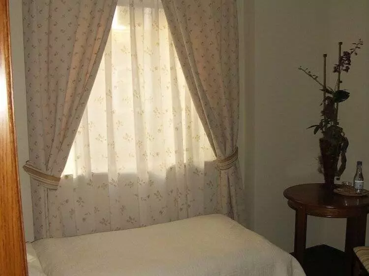 اتاق استاندارد یک نفره, Willa Biala Lilia Old Town