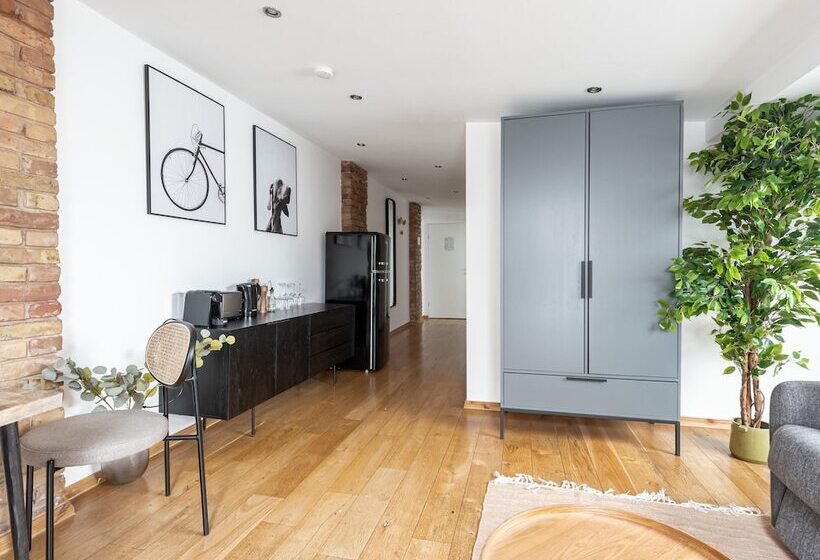 اتاق استاندارد با تراس, Limehome Berlin Kopenhagener Straße