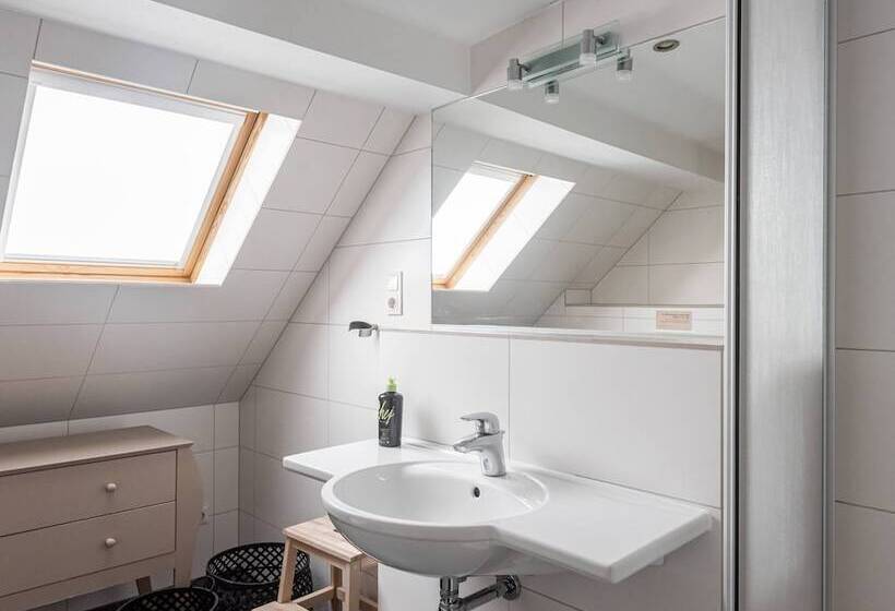 اتاق استاندارد با تراس, Limehome Berlin Kopenhagener Straße