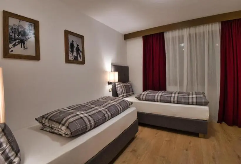 آپارتمان 1 خوابه همکف, Alp Residence Pelegrin