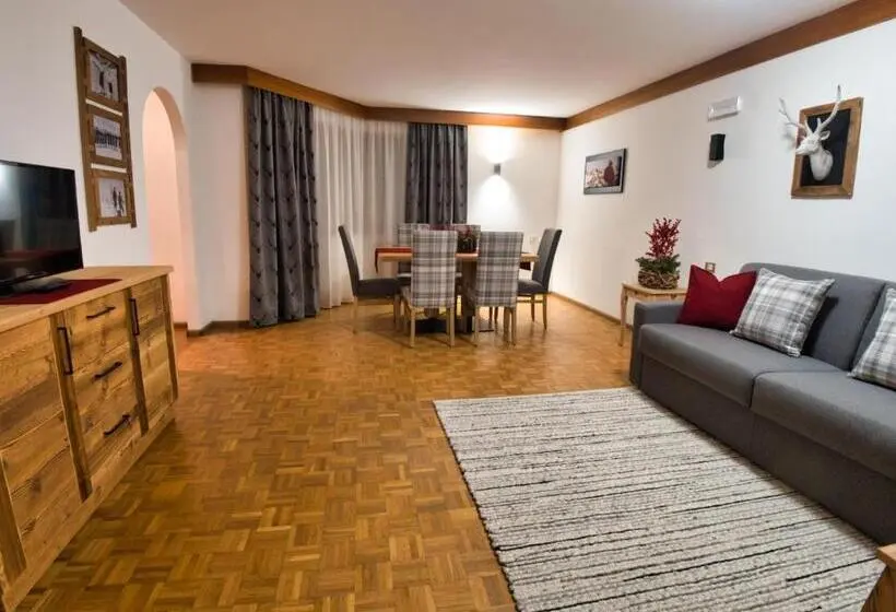 آپارتمان 1 خوابه همکف, Alp Residence Pelegrin