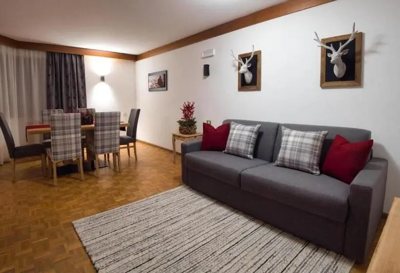 آپارتمان 1 خوابه همکف, Alp Residence Pelegrin