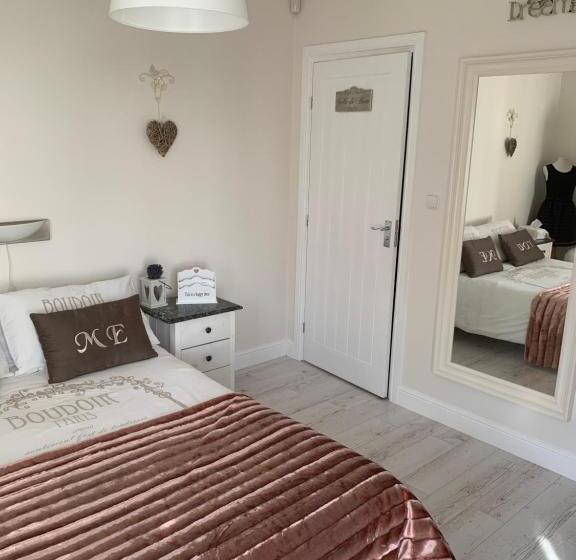 غرفة ديلوكس, Country House