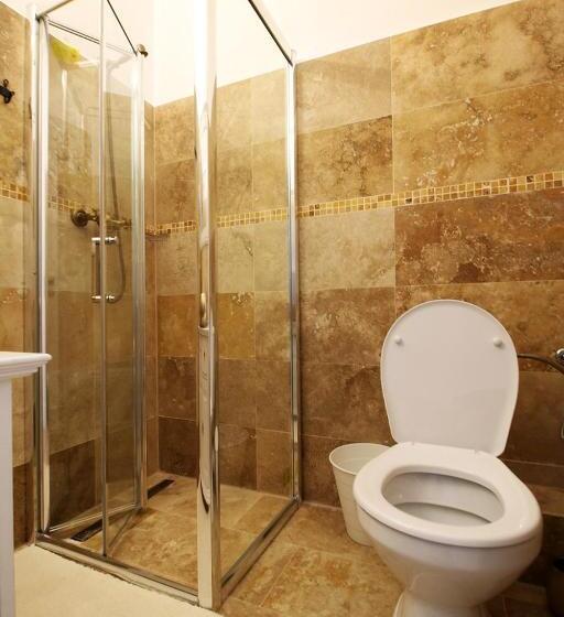 اتاق استاندارد, Brother S House