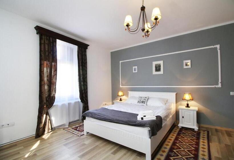 اتاق استاندارد, Brother S House