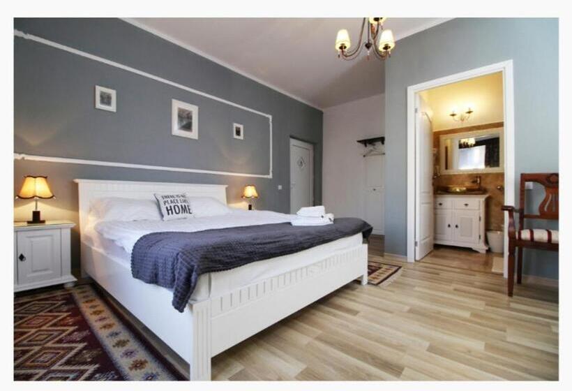 اتاق استاندارد, Brother S House