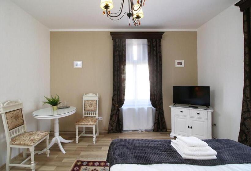 Standard room with outdoor bath, Brother S House