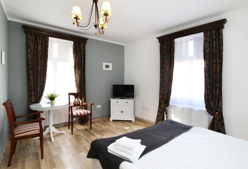 Standard room with outdoor bath, Brother S House