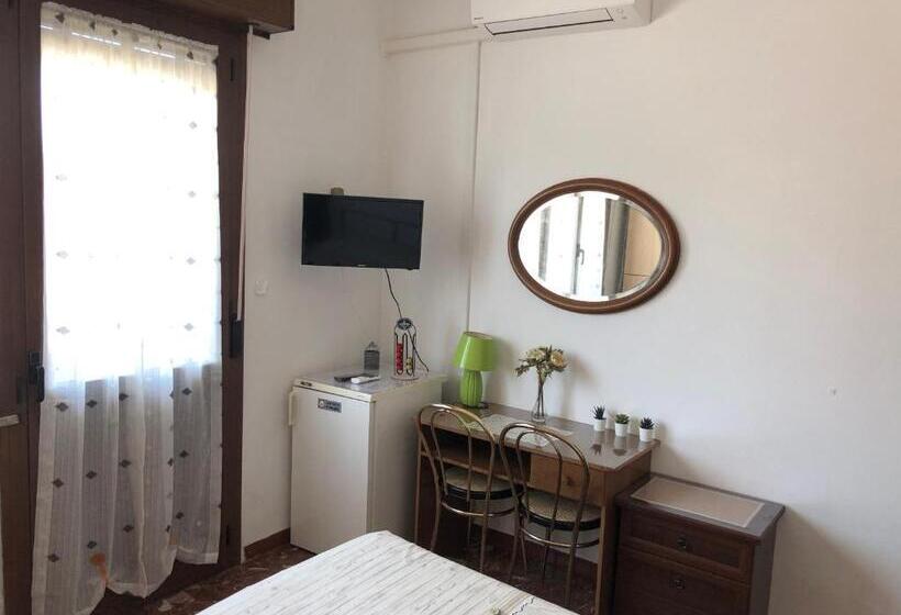 غرفة قياسية ثلاثية, Le Terrazze