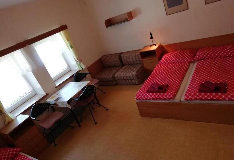 חדר סטנדרט לארבעה, Penzion Rudolfovna