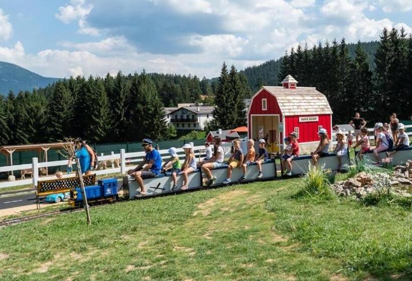 标准工作室, Apartment House Kamzík 9