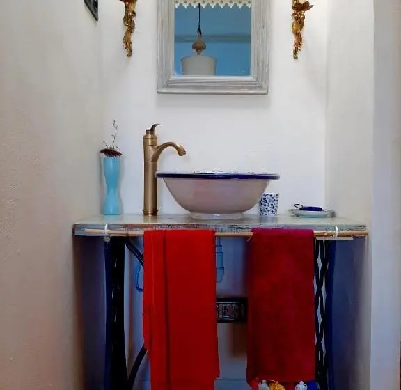 キングサイズベッドのスタンダードルーム, Aux Tuileries Nord B&b