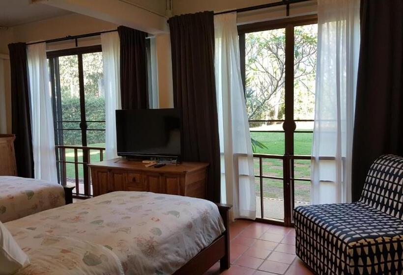 ガーデンビュースタンダードルーム, Casa Khaoyai Bed&breakfast