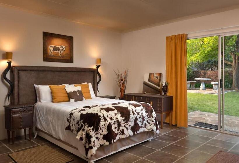 חדר משפחתי נוף לגינה, Hillside Guest House