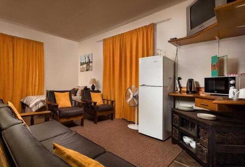 חדר משפחתי נוף לגינה, Hillside Guest House