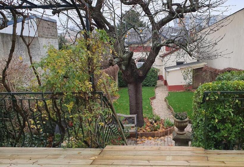 Номер Стандарт, Libération Maison D Hotes