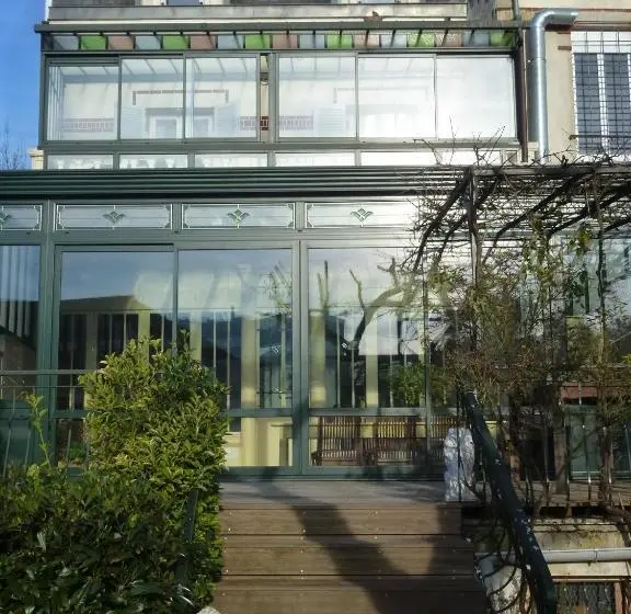 اتاق استاندارد با چشم‌انداز باغ, Libération Maison D Hotes