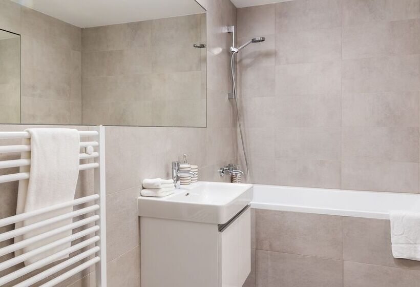 Studio Standard, City Castle Apartments Free Parking