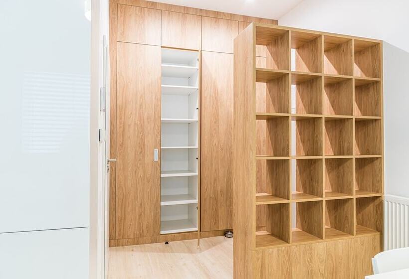 Studio Standard, City Castle Apartments Free Parking