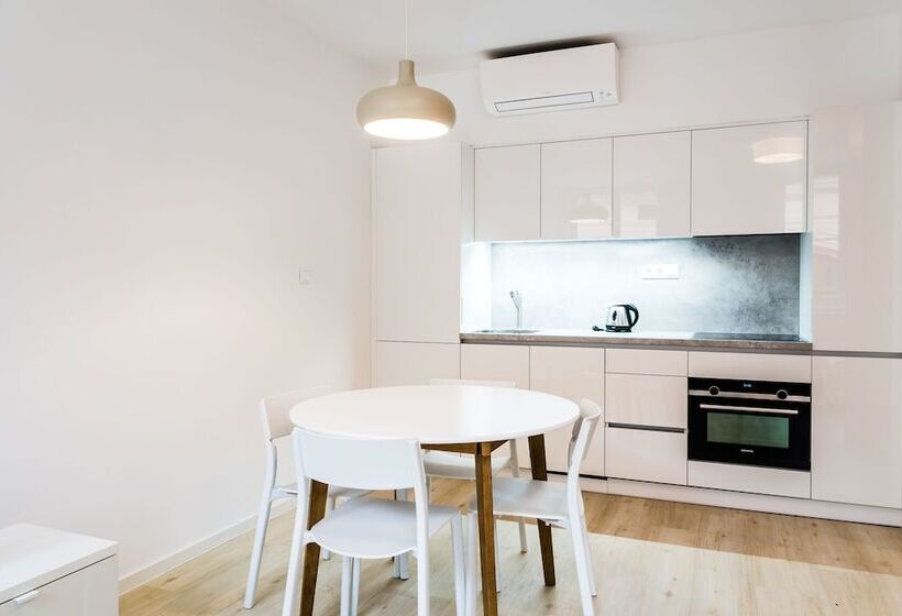 Apartament Deluxe 1 Sypialnia, City Castle Apartments Free Parking