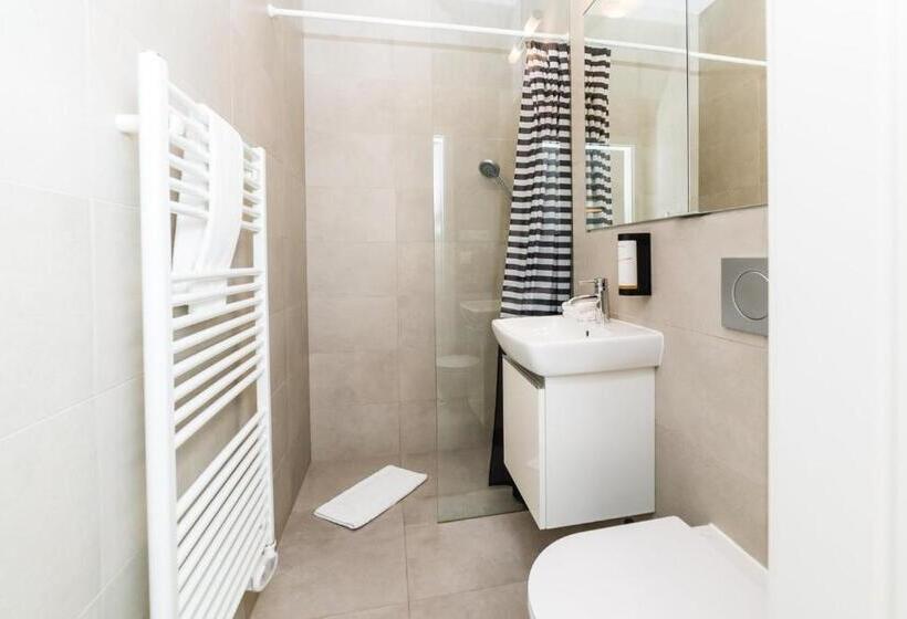 Studio Standard, City Castle Apartments Free Parking