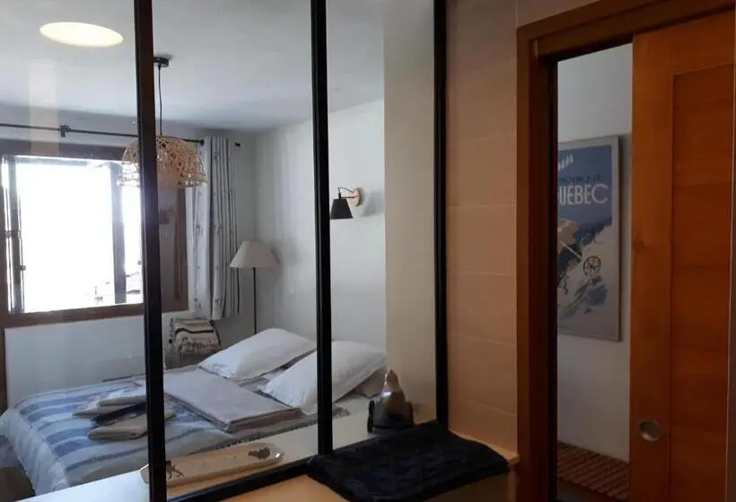Standard room with outdoor bath, La Sauvagine B&b Skis Aux Pieds