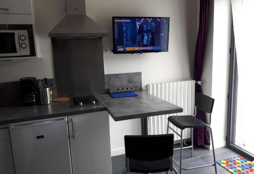 标准工作室, Au Trèfle Dort