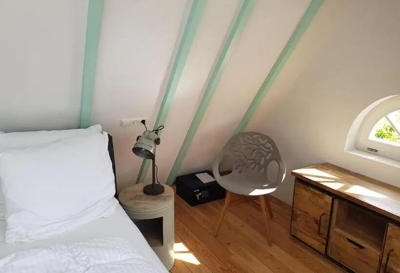 ガーデンビュースタンダードルーム, De Cromvoirtse Bed And Breakfast