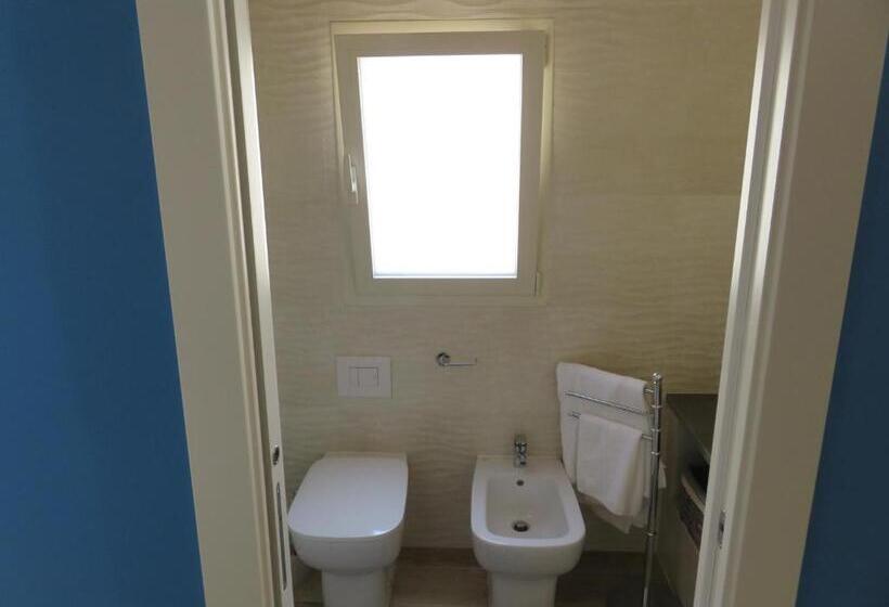 חדר דלוקס עם מרפסת, Alex Rooms