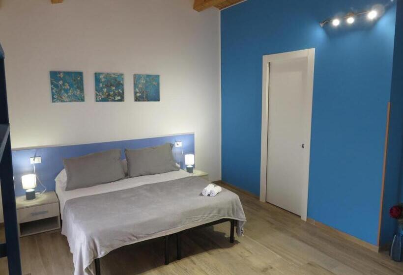 חדר דלוקס עם מרפסת, Alex Rooms