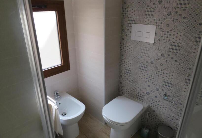 חדר סטנדרט עם מרפסת, Alex Rooms