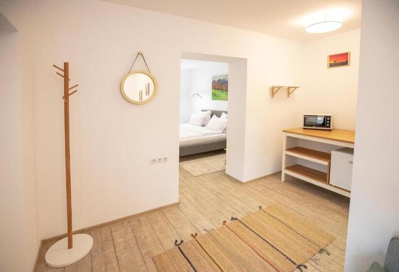 استودیوی استاندارد, Brasha Residence