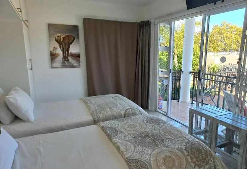 اتاق استاندارد با تخت بزرگ, Come Home In Oudtshoorn Self Catering Units