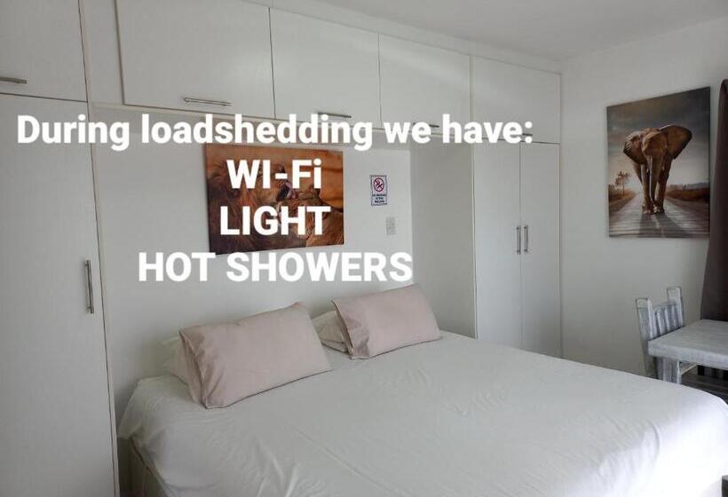 חדר סטנדרט עם מיטת קינג, Come Home In Oudtshoorn Self Catering Units