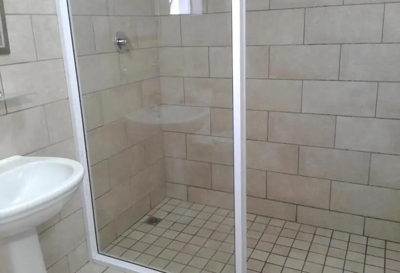 اتاق استاندارد, Come Home In Oudtshoorn Self Catering Units