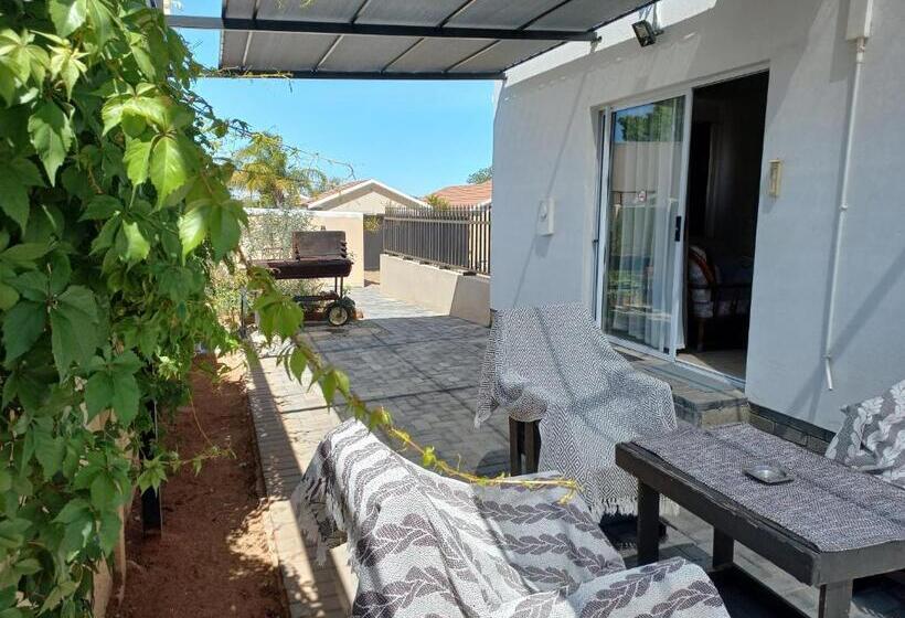 Quarto Estandar, Come Home In Oudtshoorn Self Catering Units