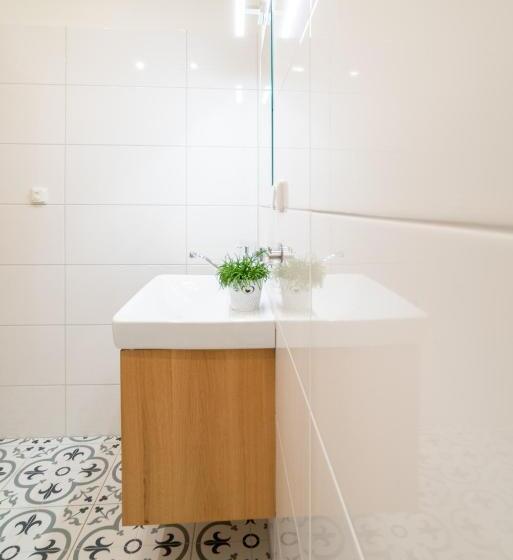 패밀리 스위트, Frajárka