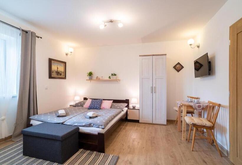 패밀리 스위트, Frajárka