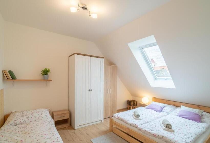 테라스 스위트, Frajárka