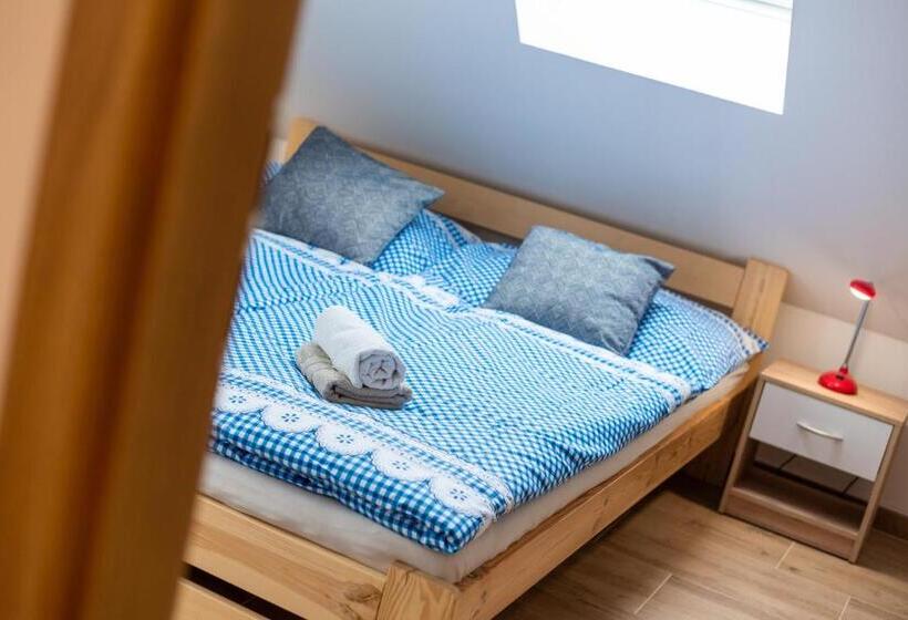 테라스 스위트, Frajárka