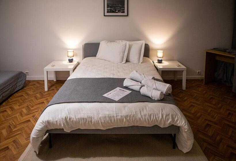 חדר משפחתי, Silva S Guest House