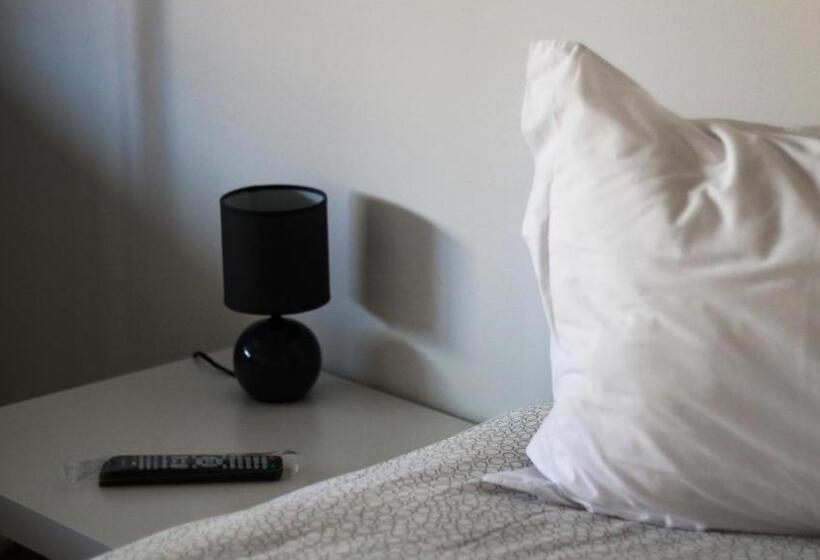 חדר משפחתי, Silva S Guest House