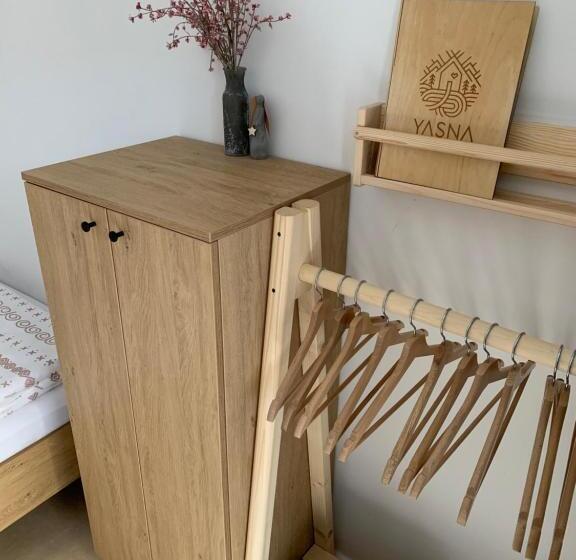 استودیوی استاندارد, Yasna Apartments