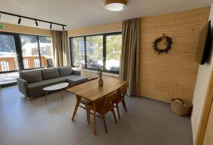 Huoneisto 1 Makuuhuone Terassi, Yasna Apartments