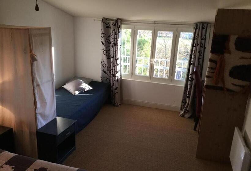 חדר סטנדרט לשלושה, Le Clos D André