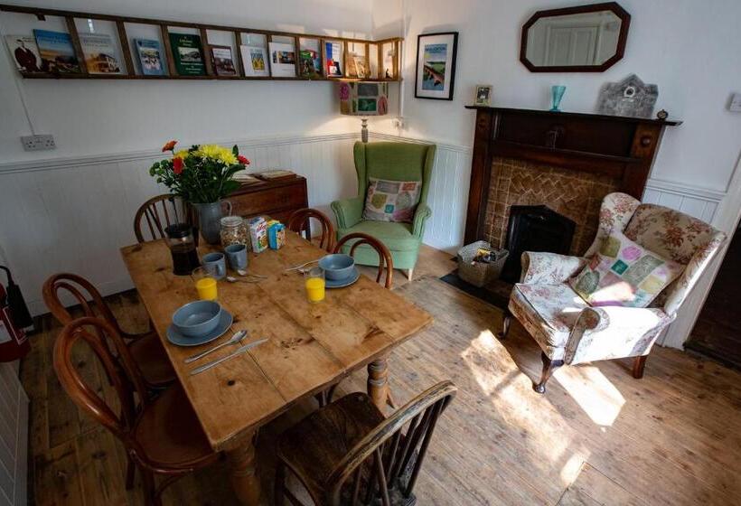 スタンダードルーム, Old School Wolverton