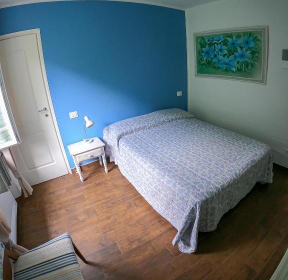 غرفة قياسية فردية, I Tre Ladroni